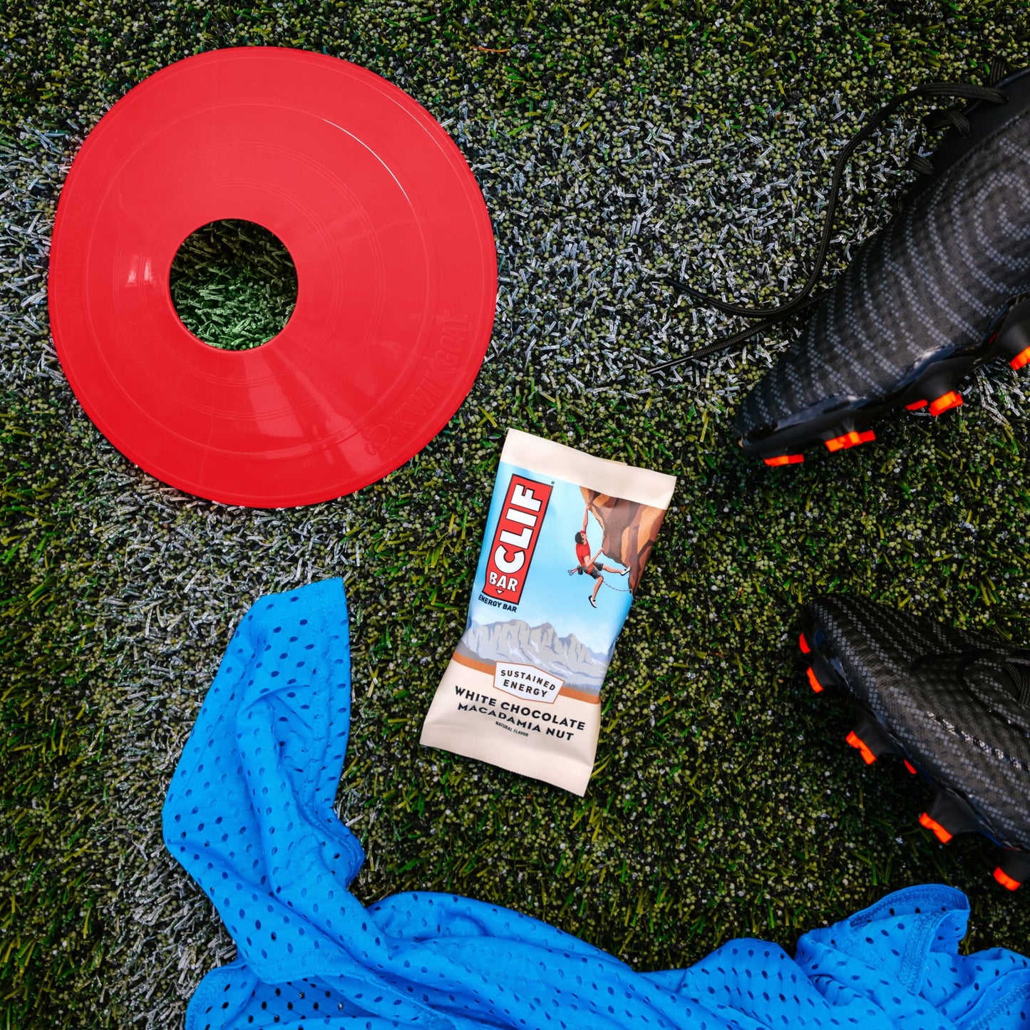 CLIF BAR White Chocolate Macadamia Nut Flavor Energy Bars, Plant Based Protein Bars, 5ct